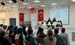 Kütahya’da üniversite öğrencilerine şiddet ve mücadele anlatıldı 