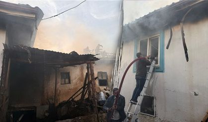 Kütahya'da köyde çıkan yangında iki kuzenin evleri yandı