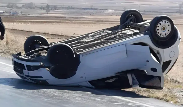 Afyon'da otomobil devrildi: 4 yaralı