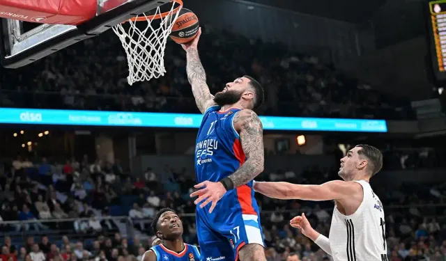 Anadolu Efes, deplasmanda Real Madrid'i yendi