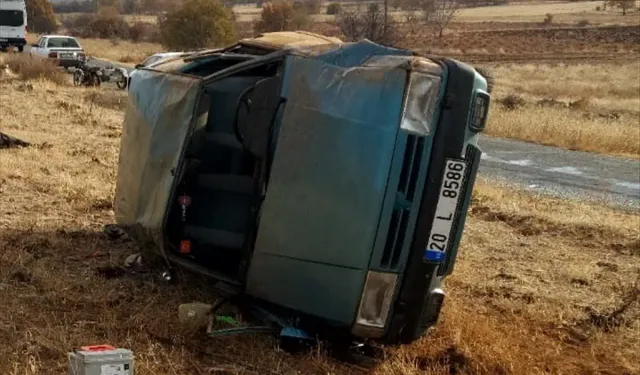 Denizli'de otomobil tarlaya devrildi, 1 kişi hayatını kaybetti