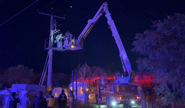 İzmir'de elektrik akımına kapılan işçi ağır yaralandı