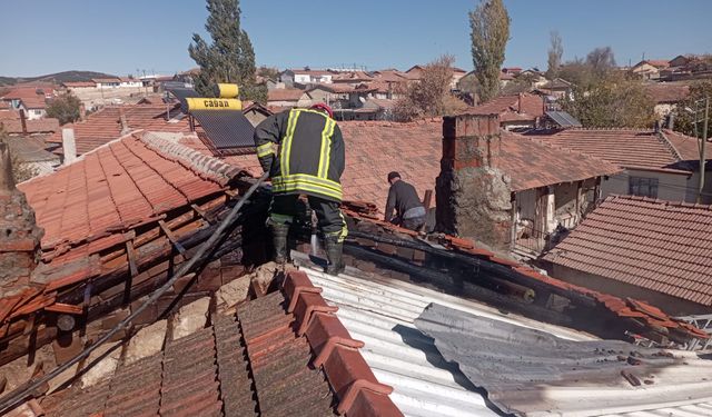 Kütahya'da köydeki ev yangını söndürüldü