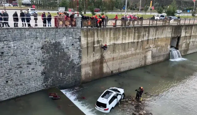 Rize'de otomobil ile öğrenci servisi çarpıştı: 10 yaralı