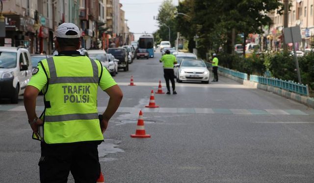 Usulsüz çakar kullanan 10 bin 444 sürücüye işlem yapıldı