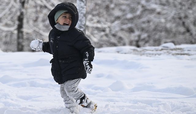 Yoğun kar yağışı nedeniyle birçok ilde eğitime ara verildi