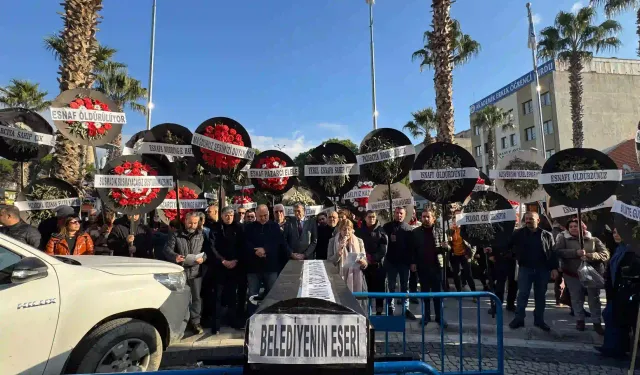 Aydın esnafından belediyeye siyah tabutlu protesto