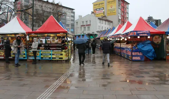 Kütahya’da farklı illerin yöresel lezzetleri sergileniyor