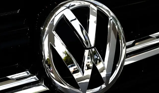 Volkswagen'in 9 fabrikasında grev başladı