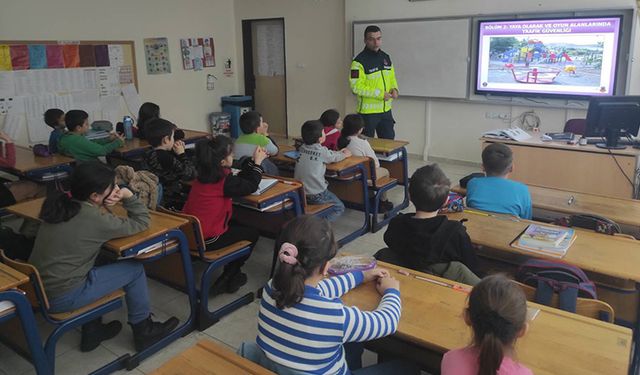 Kütahya Emet’te trafik eğitim semineri düzenlendi