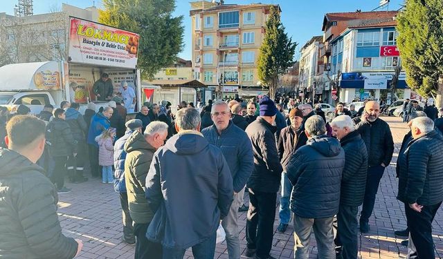 Kütahya Tavşanlı’da geleneksel lokma ikramı