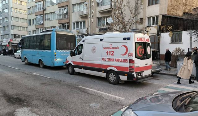 Kütahya’da halk otobüsü yayaya çarptı