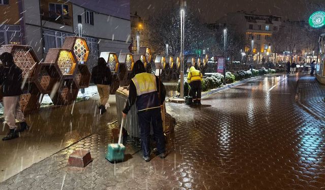 Kütahya’da kış temizliği aralıksız devam ediyor