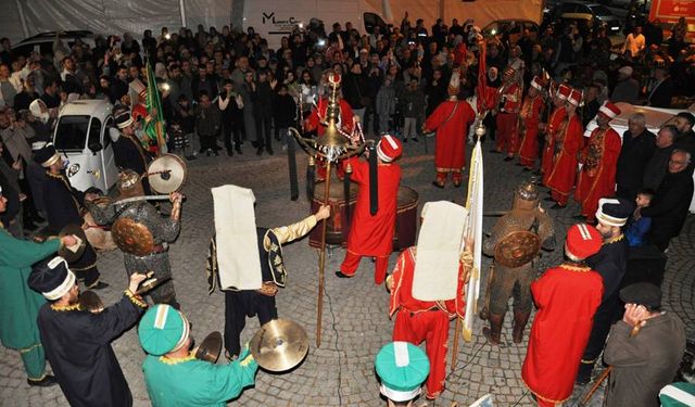 Kütahya’da mehter gösterisi büyük ilgi gördü