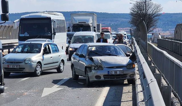 Kütahya’da zincirleme trafik kazasında 1 yaralı