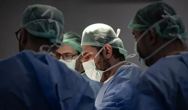 Robotik cerrahiyle diz protezinde yeni dönem başladı