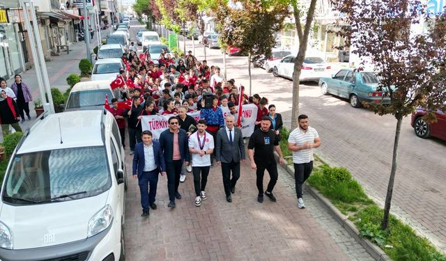 Avrupa Şampiyonu Kerem Kamal, görev yaptığı Kula’da coşkuyla karşılandı
