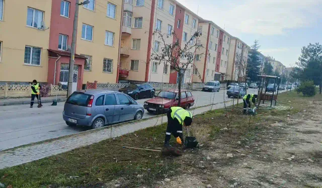 Kütahya’da temizlik ekipleri Dumlupınar Mahallesi’nde