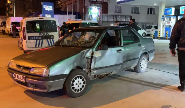 Otomobille motosiklet çarpıştı: 2 yaralı