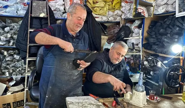 Sinoplu kardeşlerin 45 yıllık ayakkabı tamirciliği serüveni