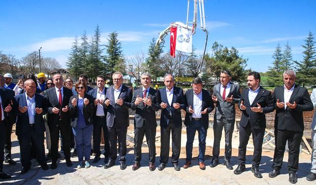 Uşaklı hayırseverlerden eğitime katkı