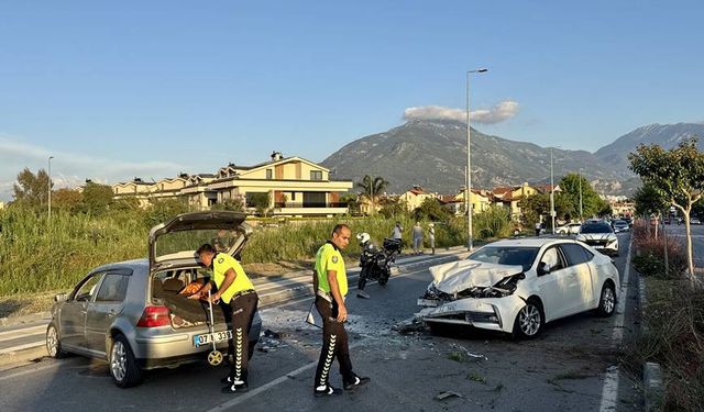 Muğla Fethiye'de iki otomobil çarpıştı: 1 ölü, 3 yaralı