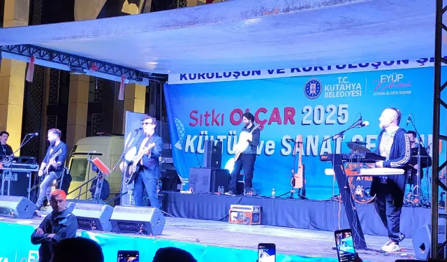 Kütahya’da Ayna grubu sevenleriyle buluştu