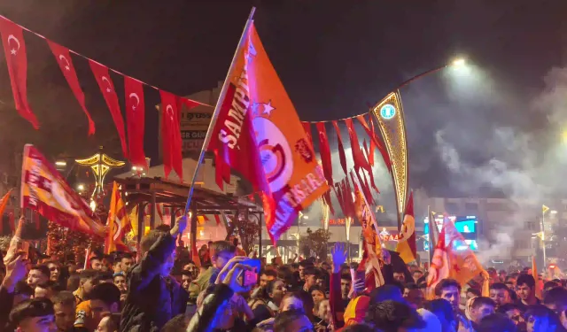 Kütahya’da binlerce taraftar Galatasaray’ın şampiyonluğunu kutladı