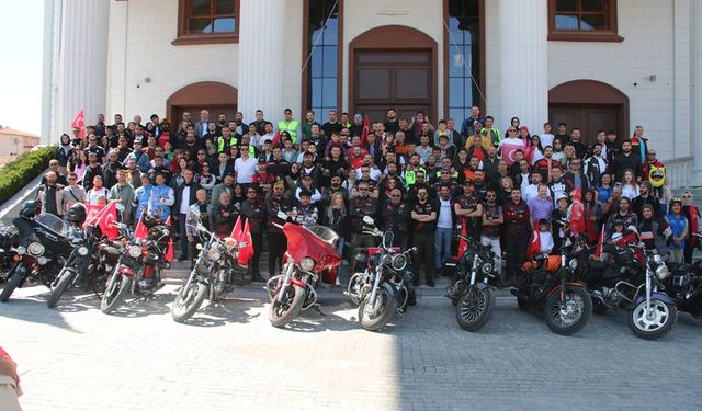 Kütahya’da motosiklet tutkunları 19 Mayıs kortejinde buluştu