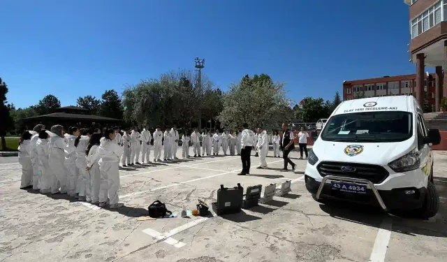 Kütahya’da olay yeri ekipleri, öğrencilerle buluştu