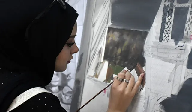 Makine mezunu genç sanatçı hiperrealist resimleriyle ödül kazandı