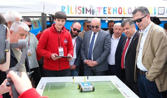 Tavşanlı'da Meslek Liseleri Tanıtım Fuarı yoğun ilgi gördü