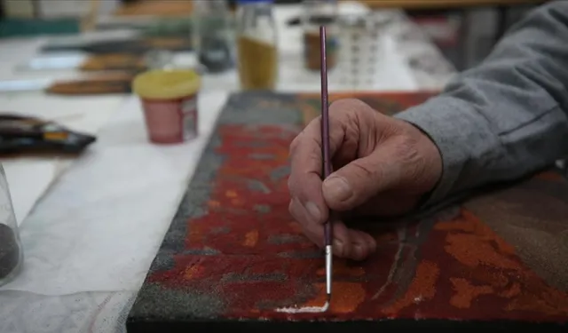 Kum tanelerinden sanat doğuyor: Torna ustası mikro mozaikle tarih yazıyor