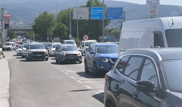 Kütahya’da trafikte bayram dönüşü yoğunluğu