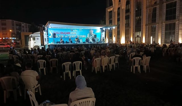 Kütahya’da halk oyunu ve konser etkinliği düzenlendi