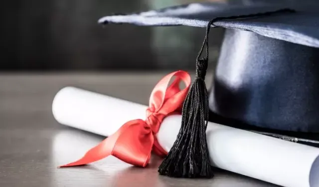 Sahte diploma sipariş ettiler, gelmeyince şikayetçi oldular