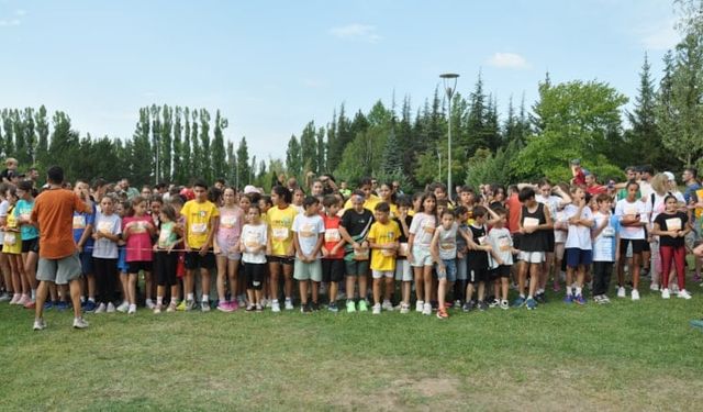 Çocuklar Eskişehir’de koşuyla buluştu