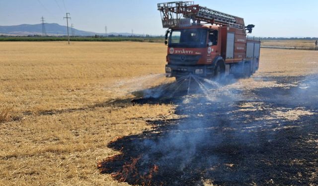 Kütahya Altıntaş’ta anız yangını kısa sürede söndürüldü