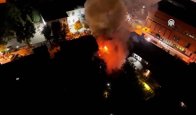 Kütahya Tavşanlı’da berber dükkanında çıkan yangın söndürüldü