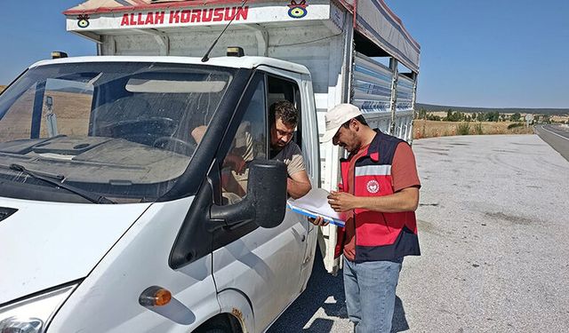 Çavdarhisar’da yol kontrolünde hayvan nakli denetlendi