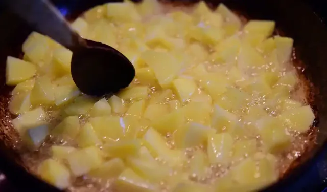 Evde kızartma kokusunu gideren kolay yöntem