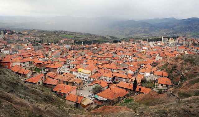 Kütahya’da ev, arsa ve bahçe icradan satışa çıkarıldı