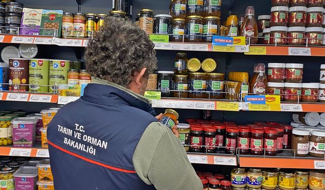 Emet’te marketlerde gıda denetimleri aralıksız sürdürülüyor