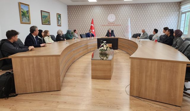 Kütahya öğrencileri başarılarını müdüre anlattı