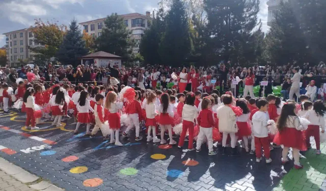 Kütahya’da anaokulu öğrencilerinin 29 Ekim coşkusu