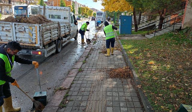 Kütahya’da Hasan Polatkan Caddesi’nde Yağmur Sonrası Temizlik