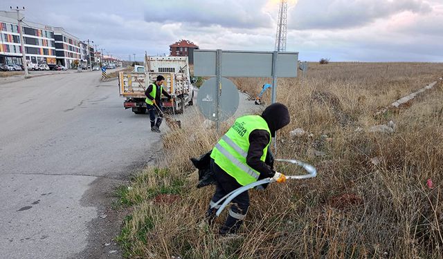 Kütahya’da KYK yurtlarının çevresi temizlendi