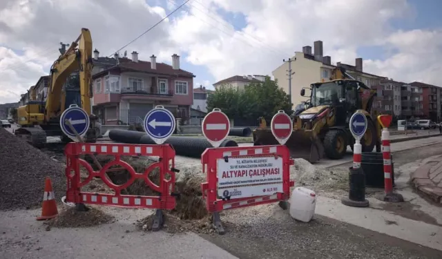 Kütahya’da su ve kanalizasyon çalışmaları sürüyor