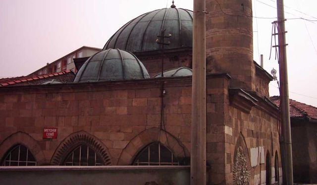 Kütahya’daki Arslan Bey Camii tarihe tanıklık ediyor