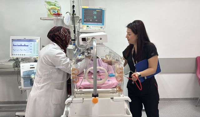 Prematüre bebeklere anne şefkati ile şifa